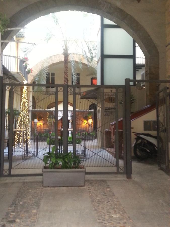 Hotel Regina Palermo Exteriér fotografie